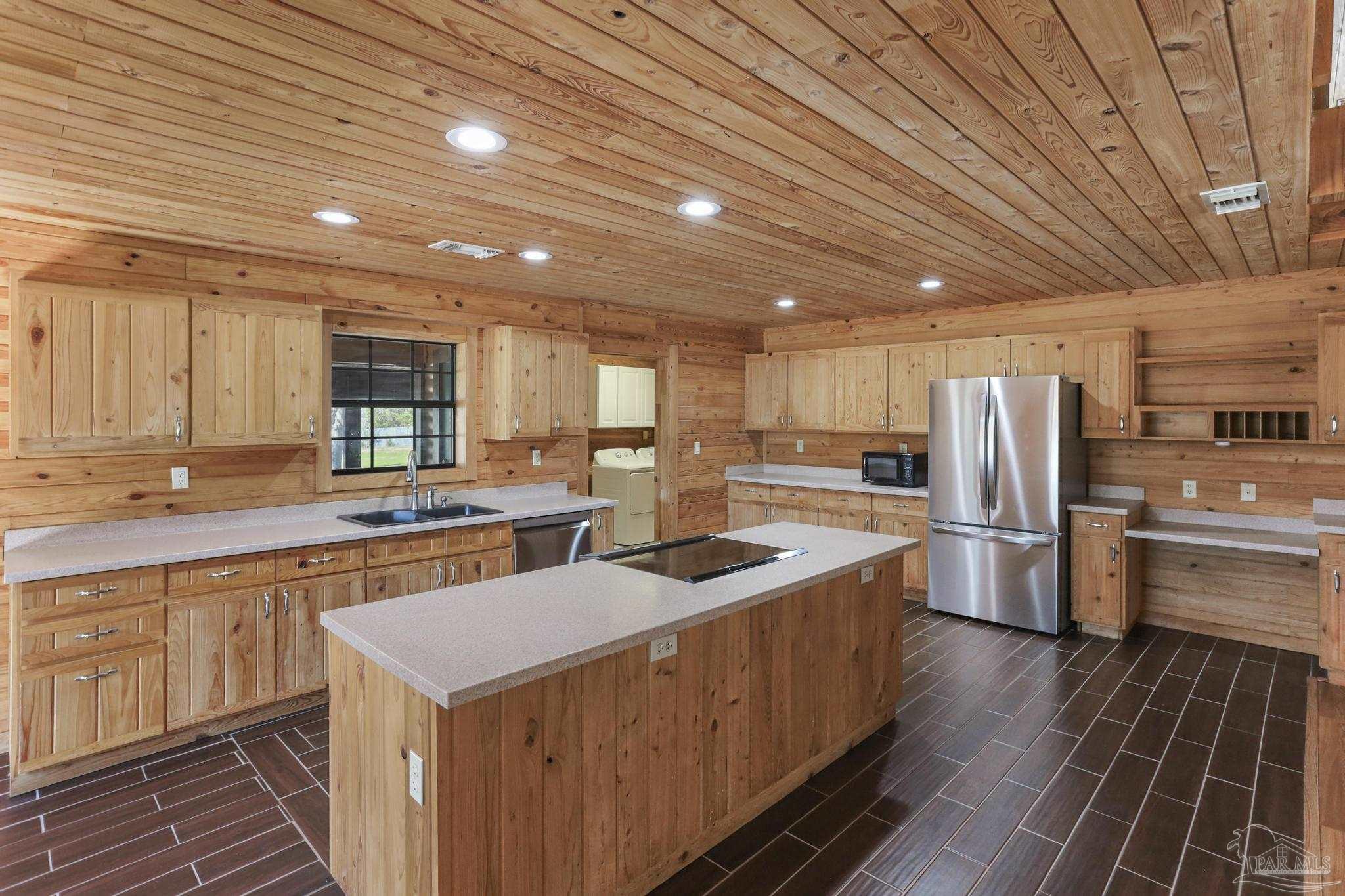Listing images