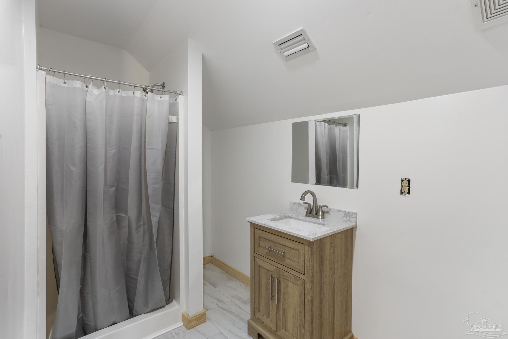 Listing images