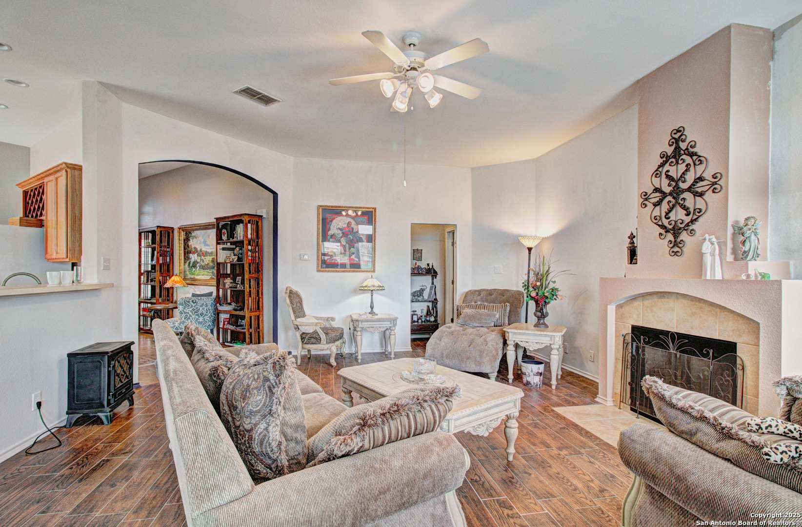 Listing images