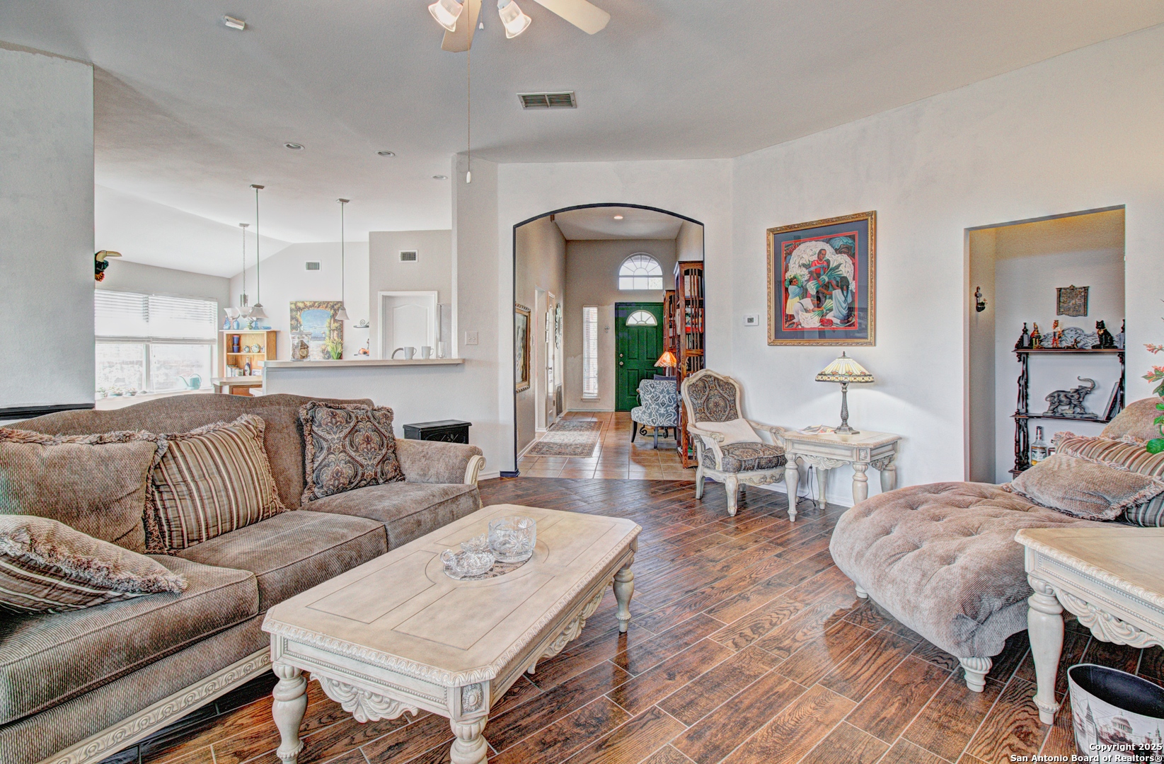 Listing images