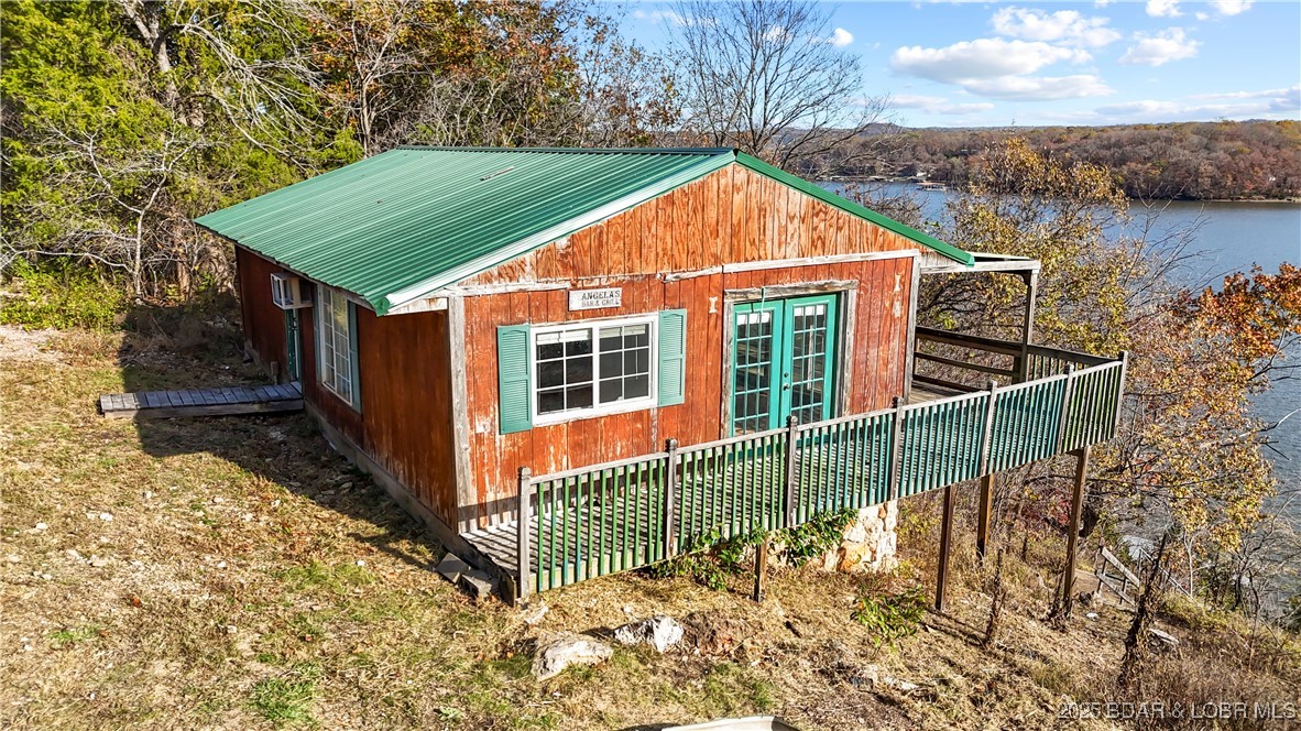 Listing images