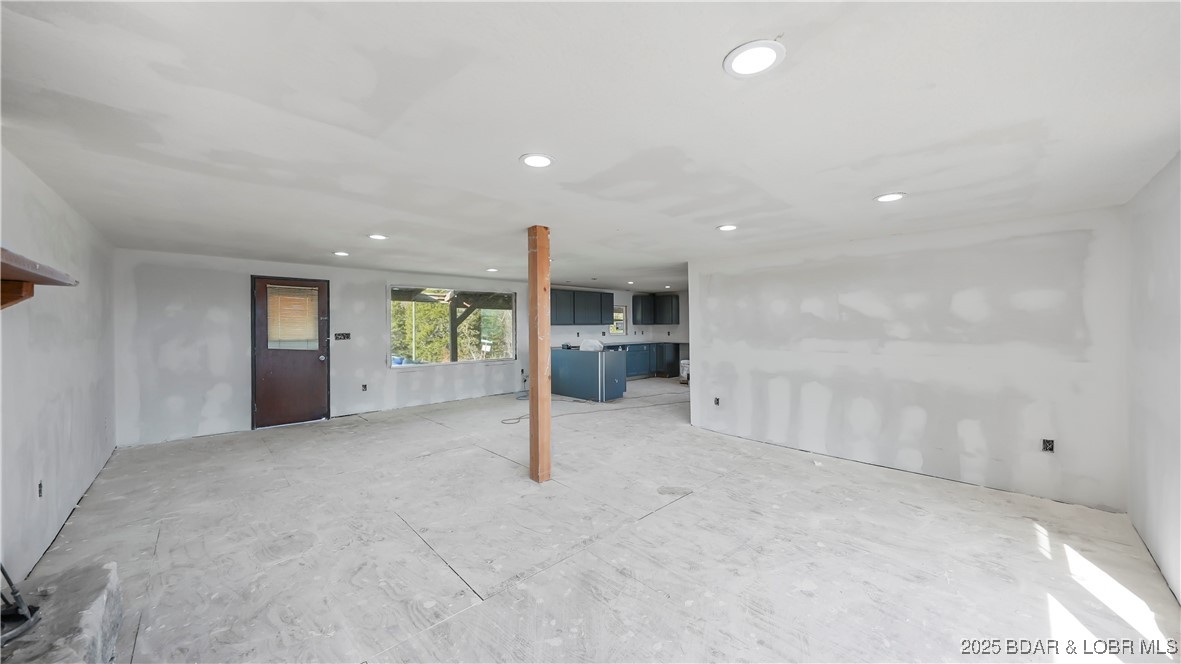 Listing images
