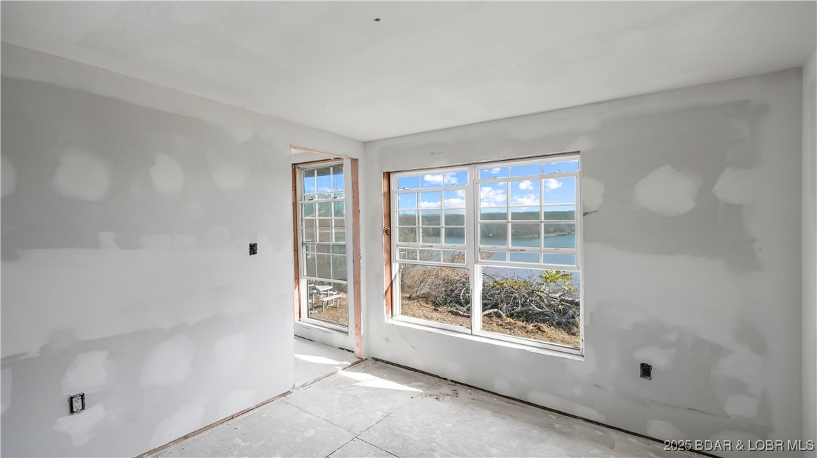 Listing images