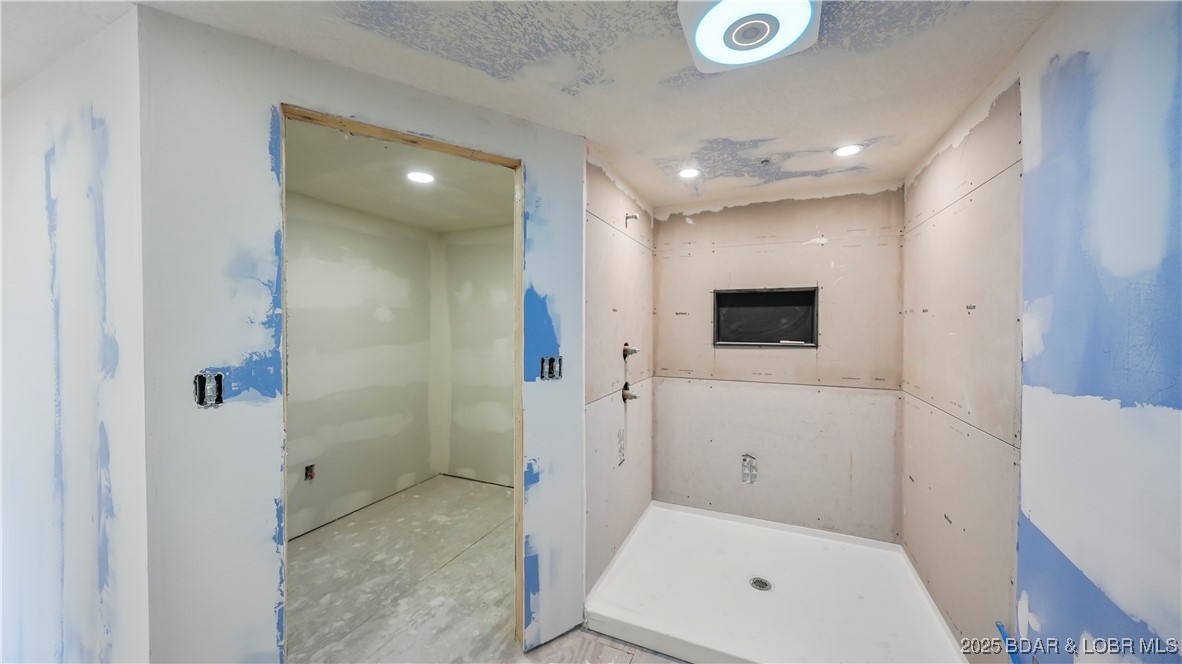 Listing images