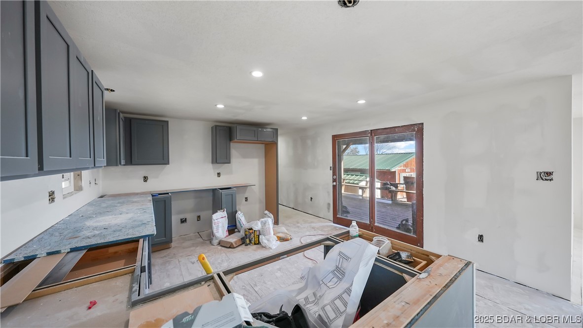 Listing images