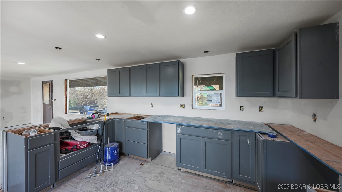 Listing images