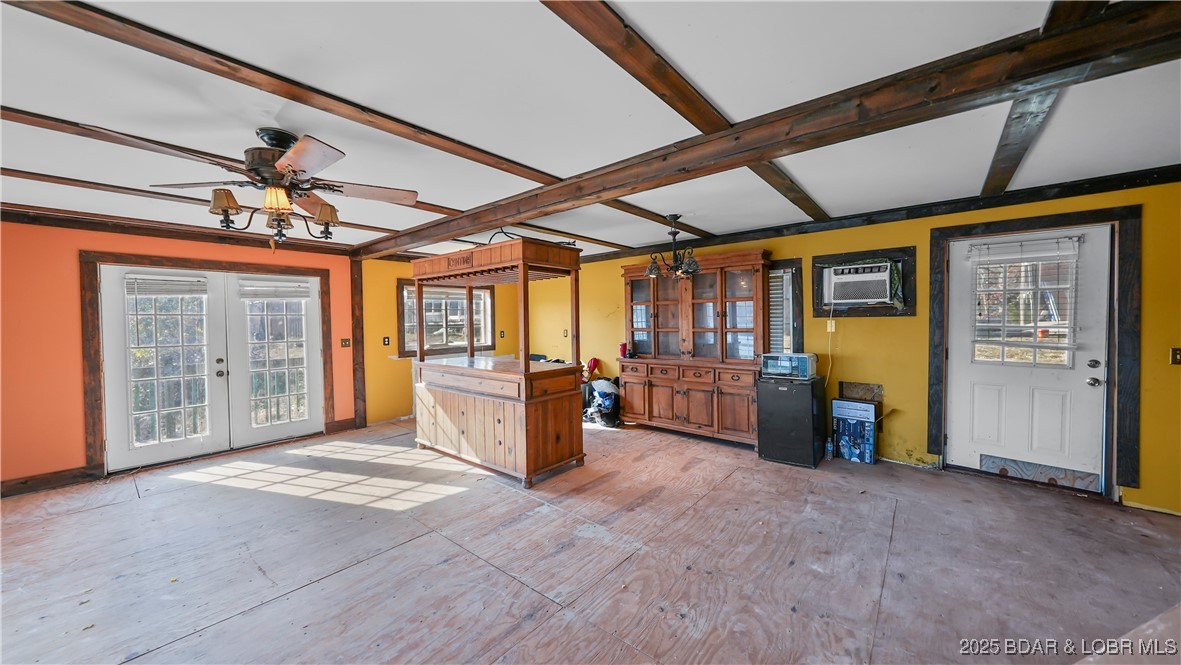 Listing images