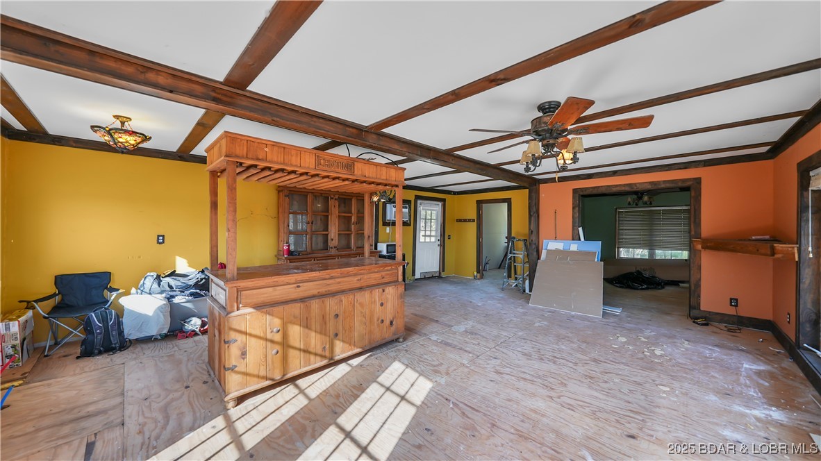 Listing images