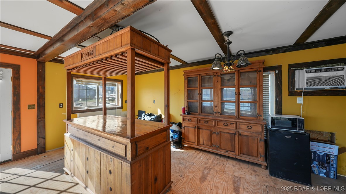 Listing images