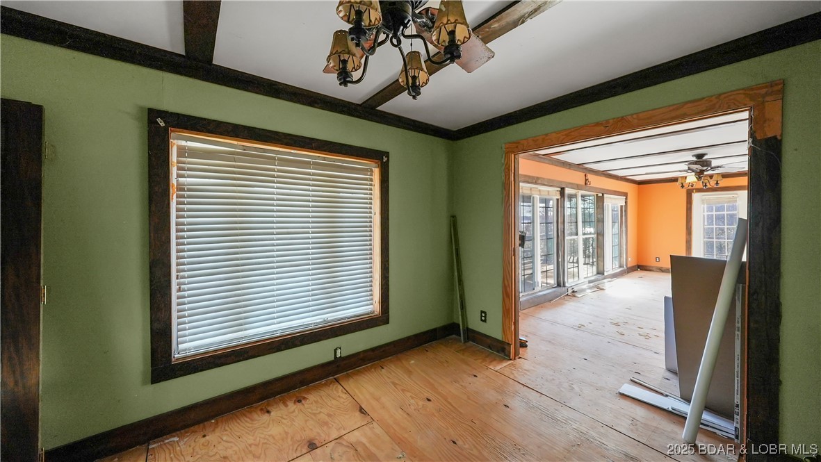 Listing images