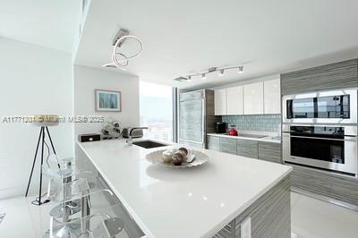 Listing images