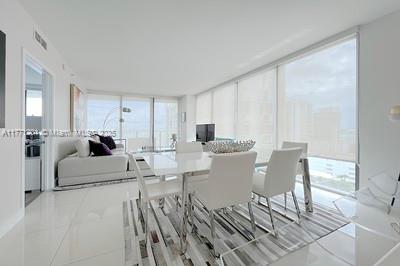 Listing images