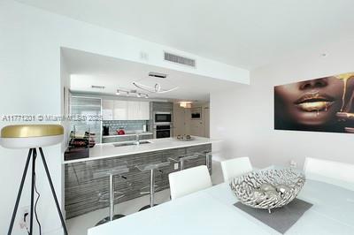Listing images
