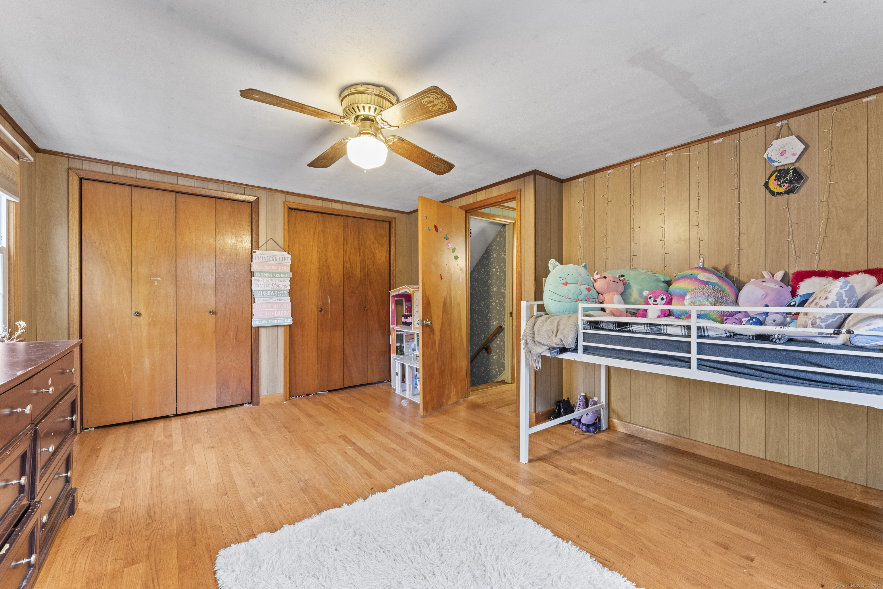 Listing images