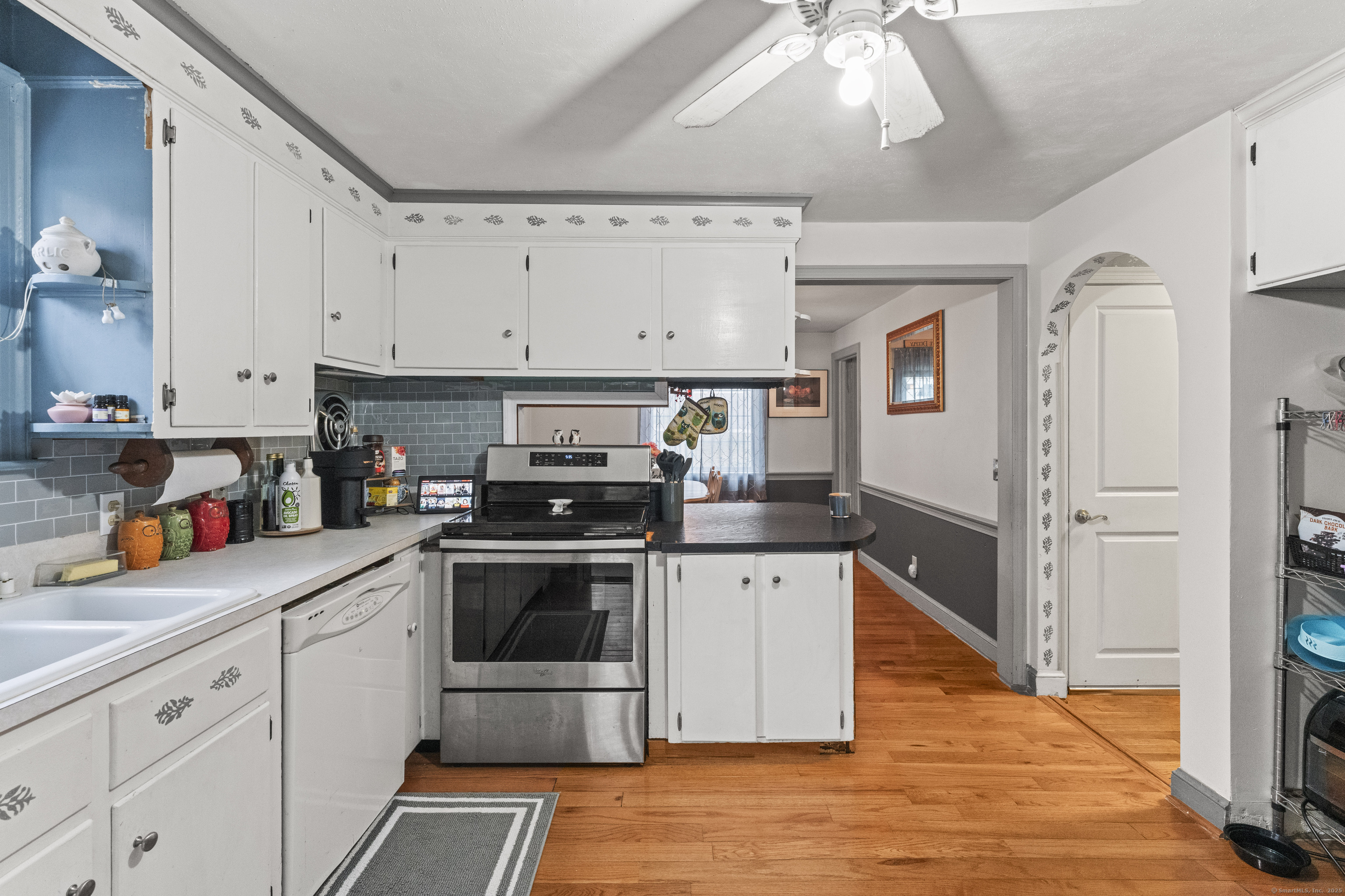 Listing images