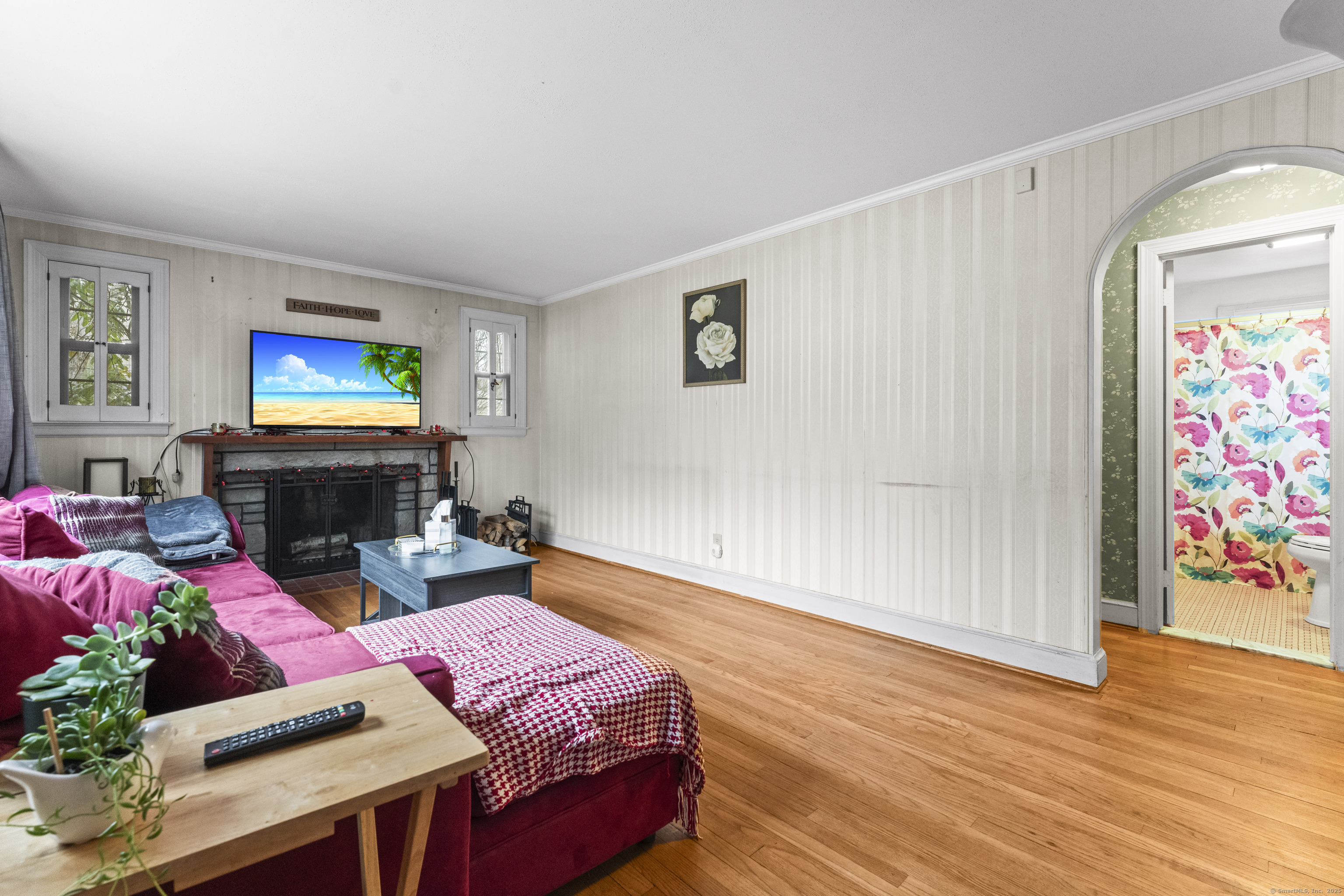 Listing images