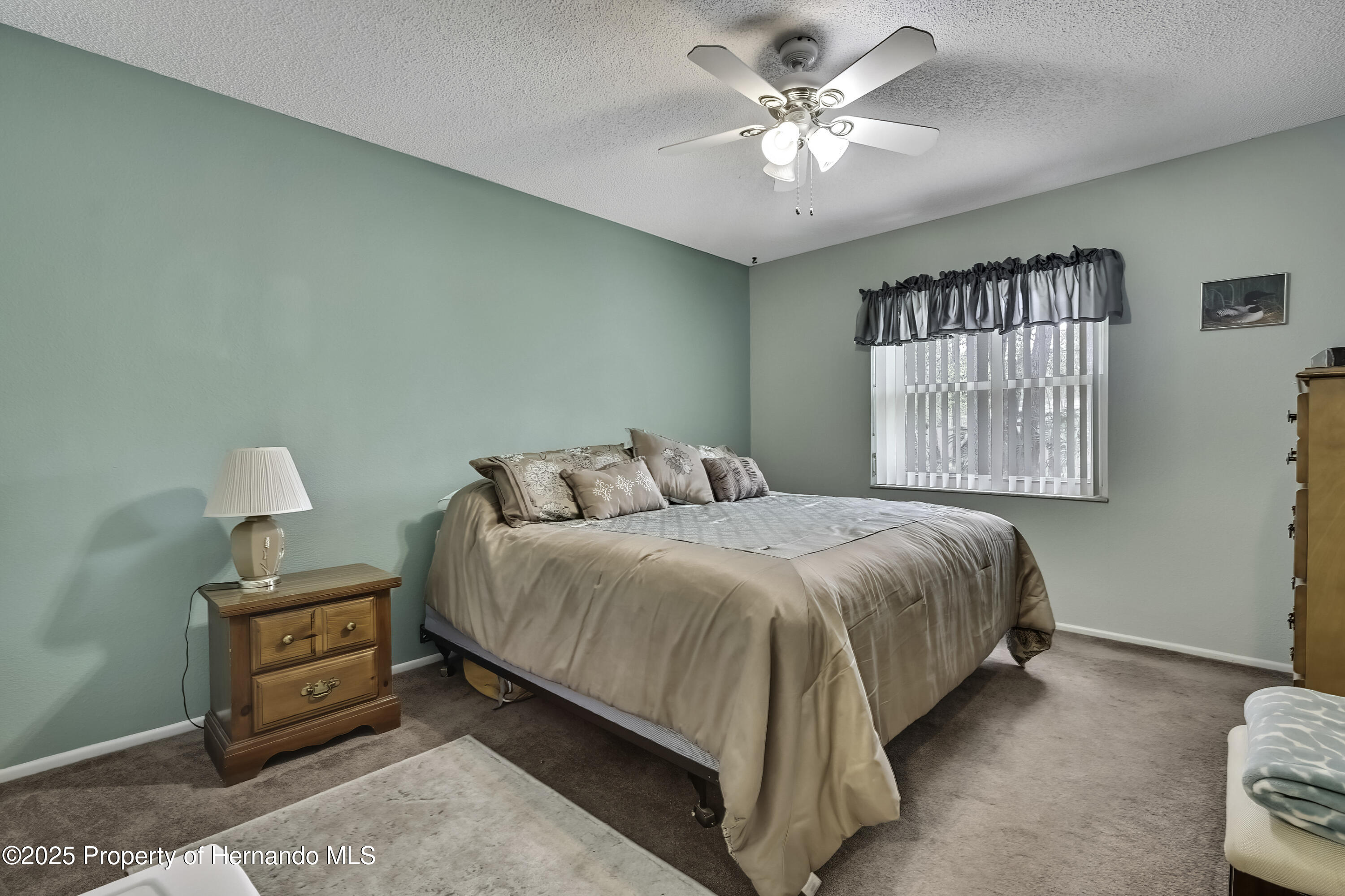 Listing images