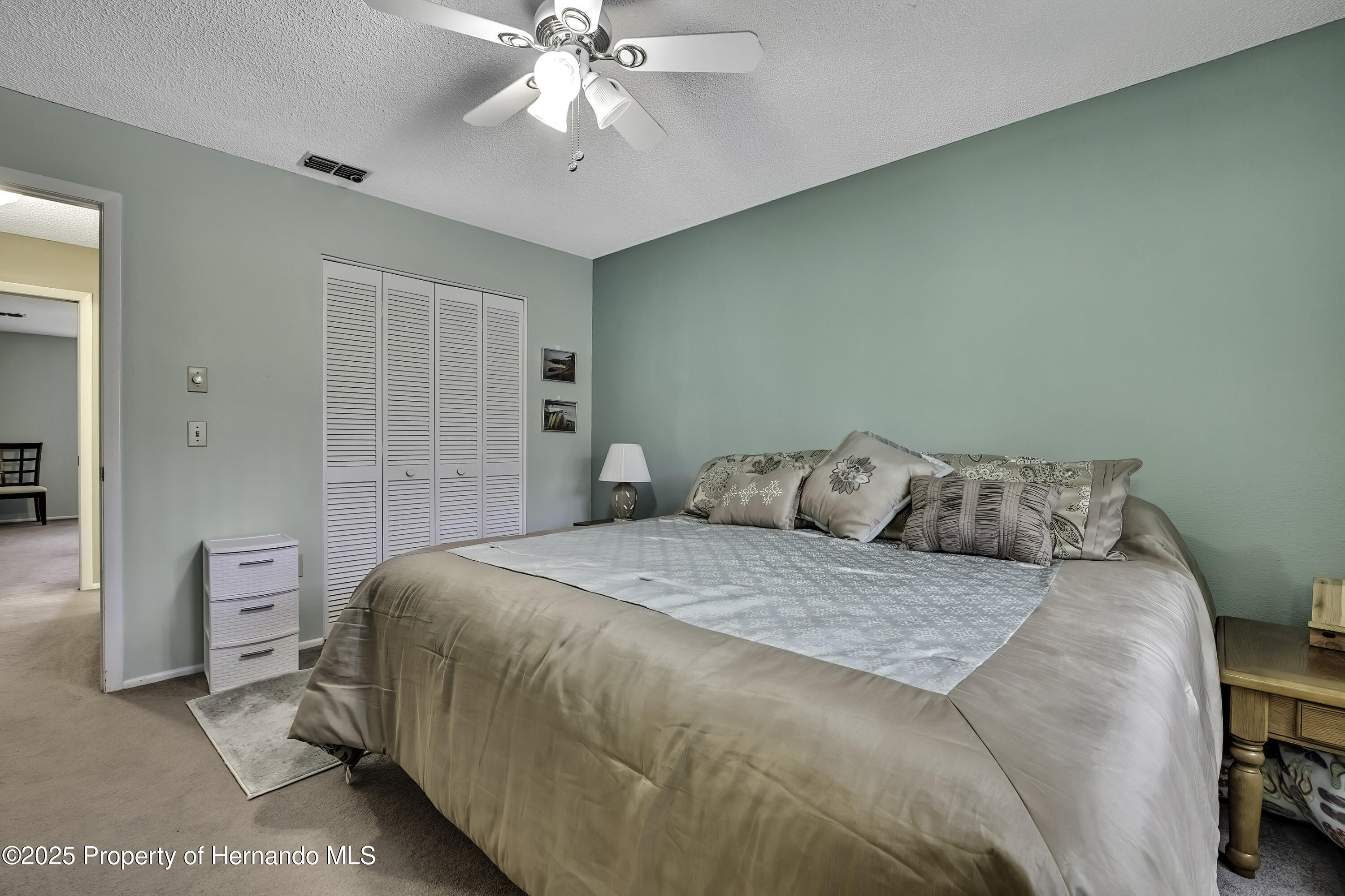 Listing images
