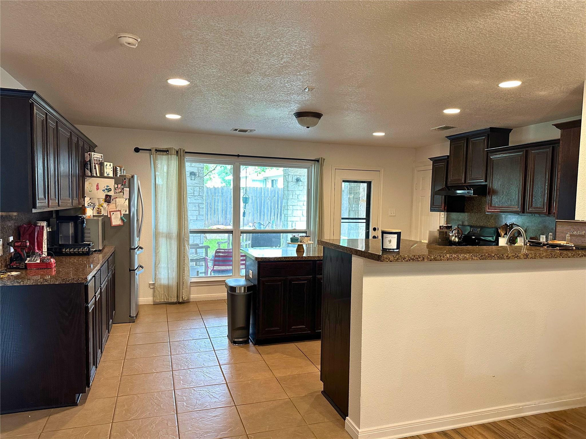 Listing images