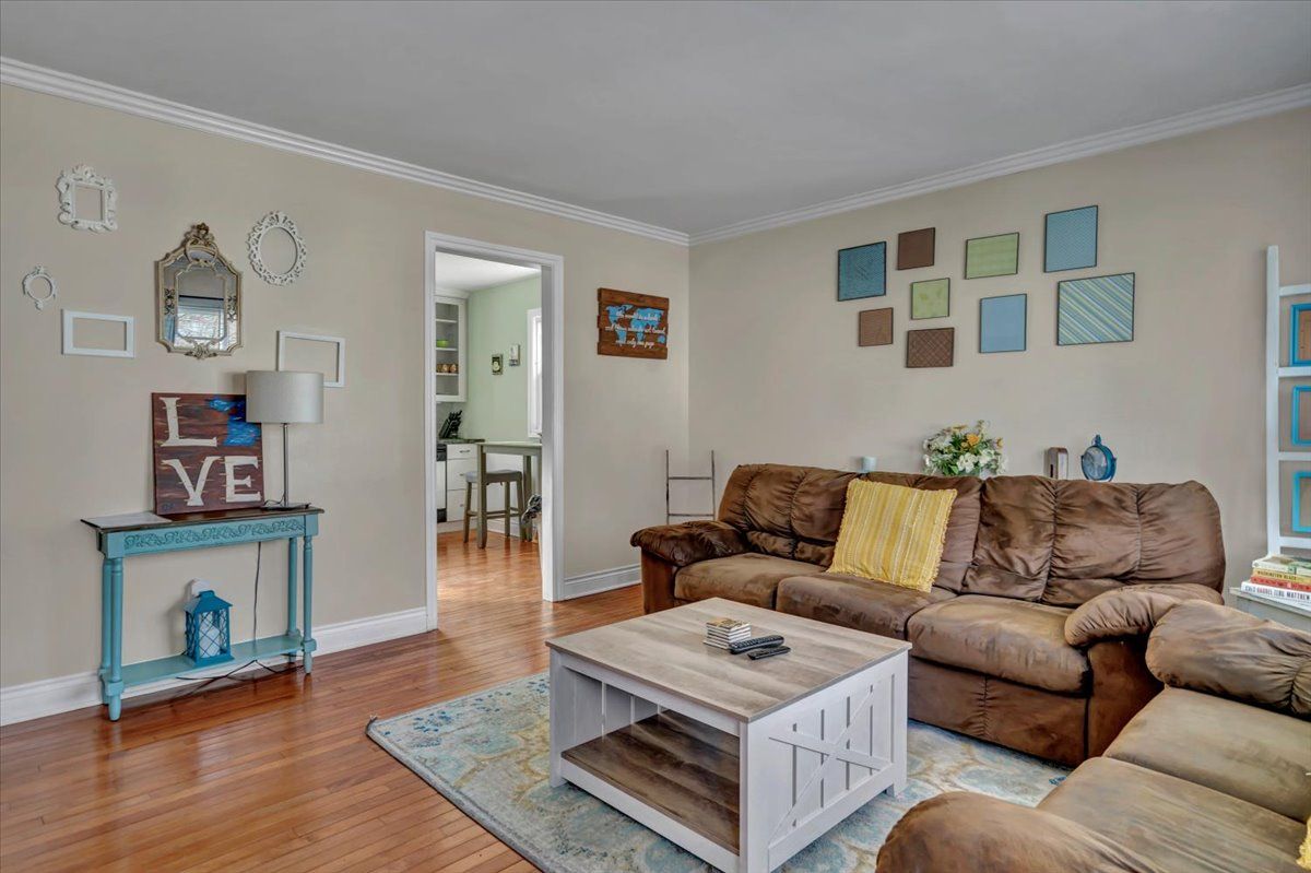 Listing images