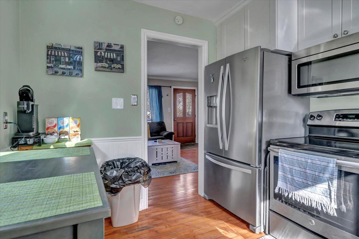 Listing images