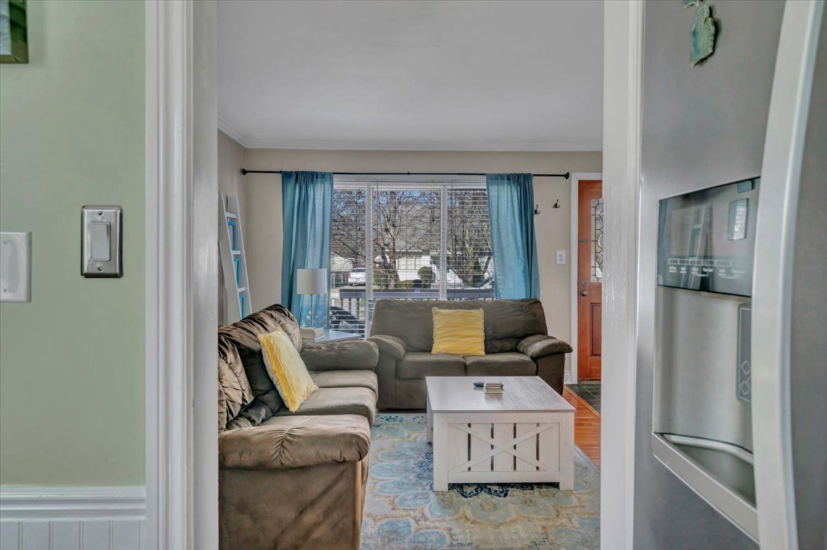 Listing images