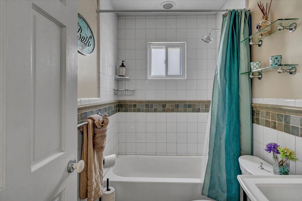 Listing images