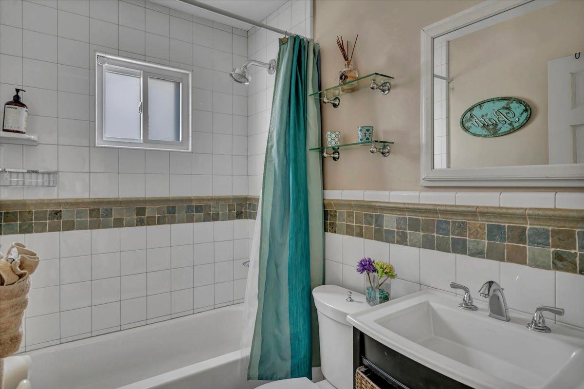 Listing images