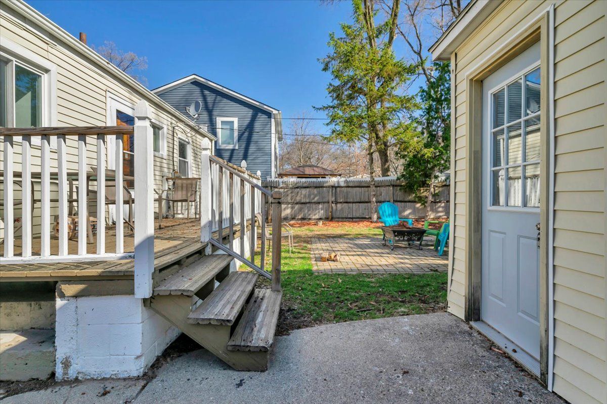 Listing images