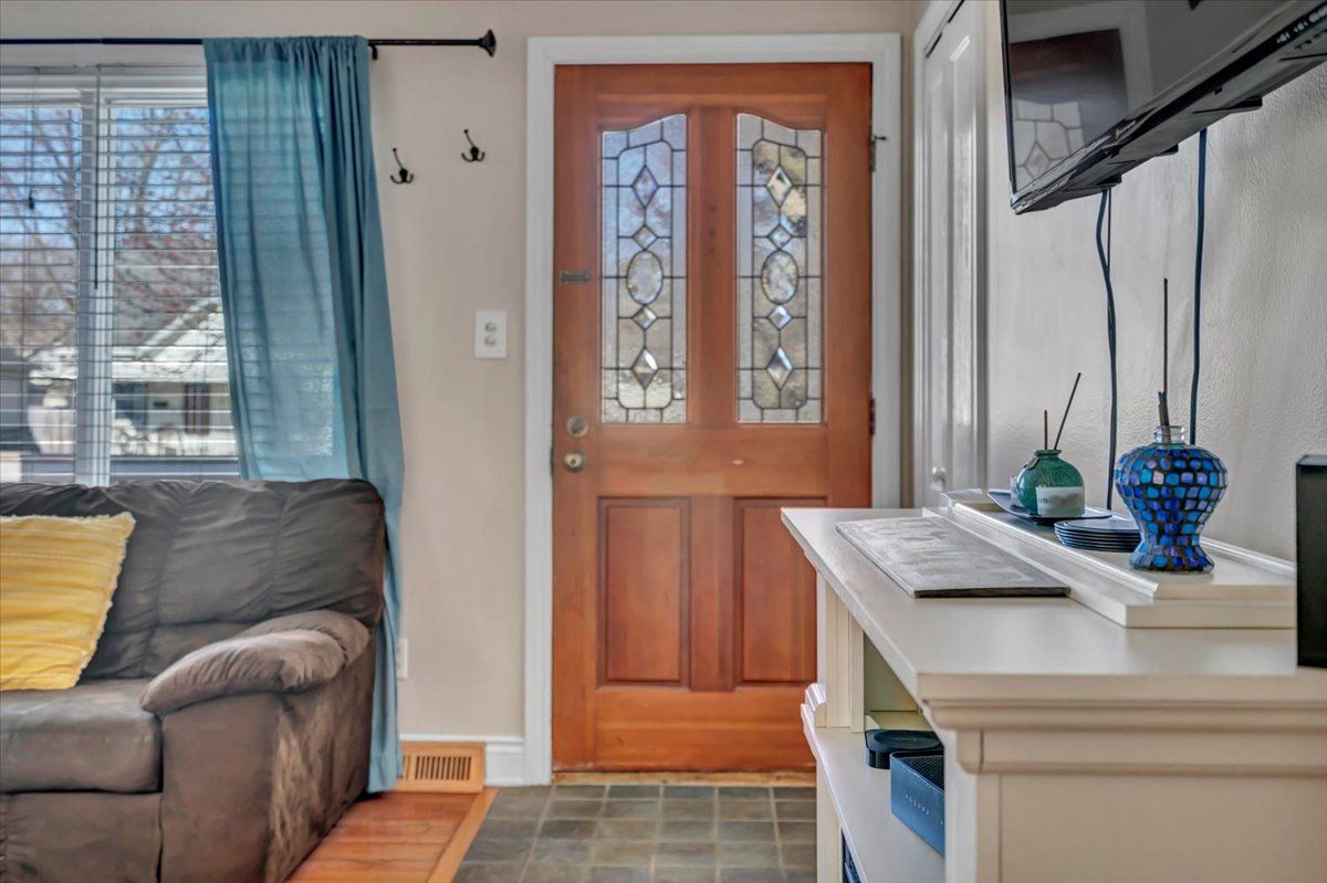 Listing images