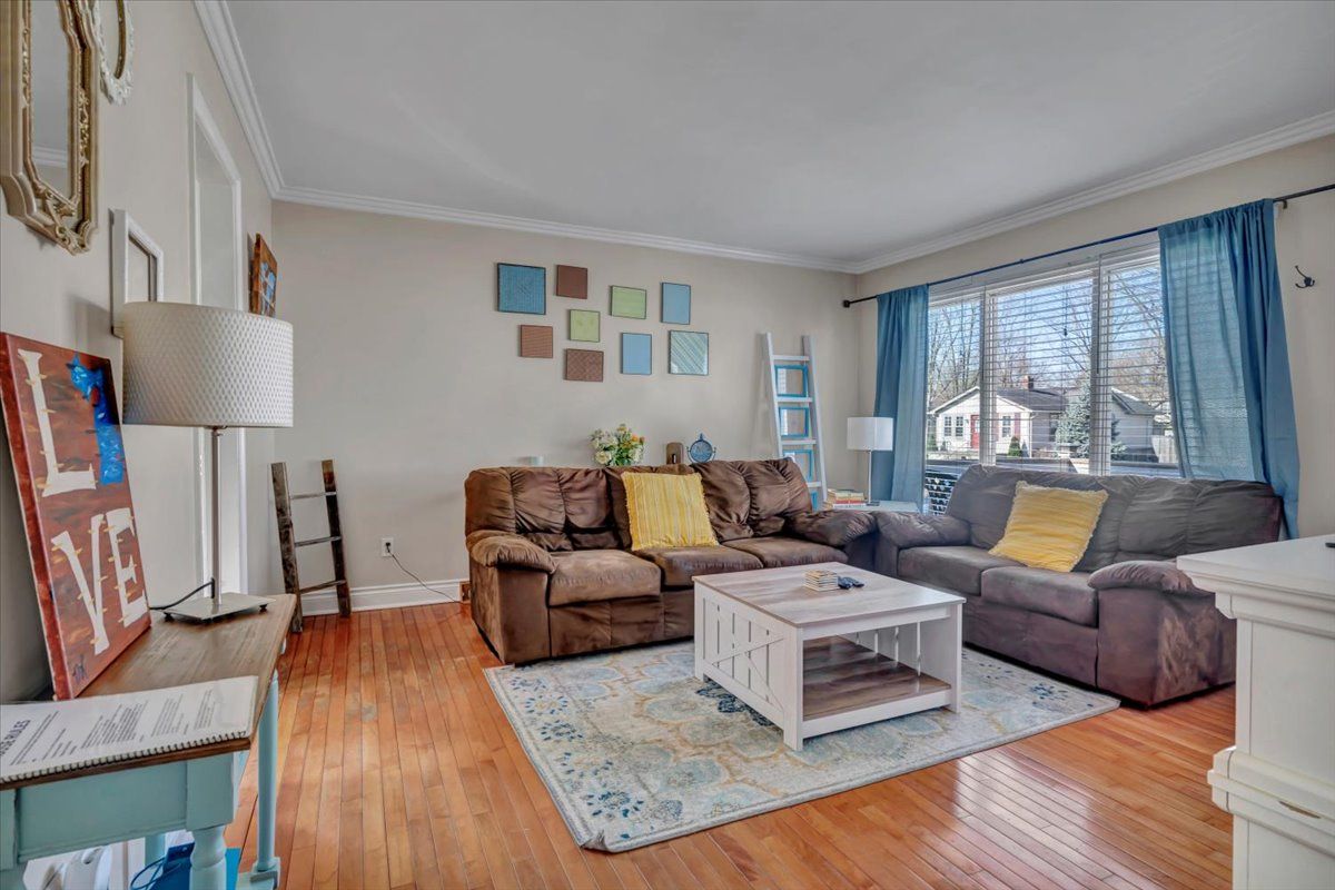 Listing images