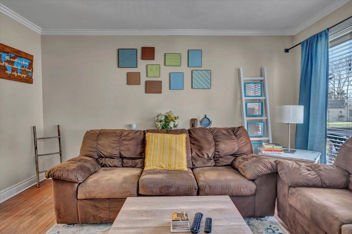 Listing images