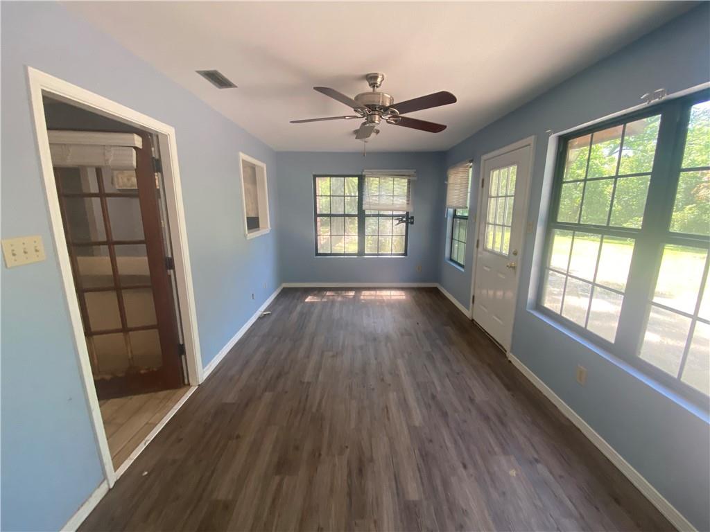 Listing images