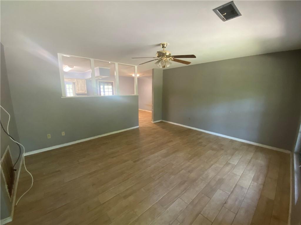 Listing images