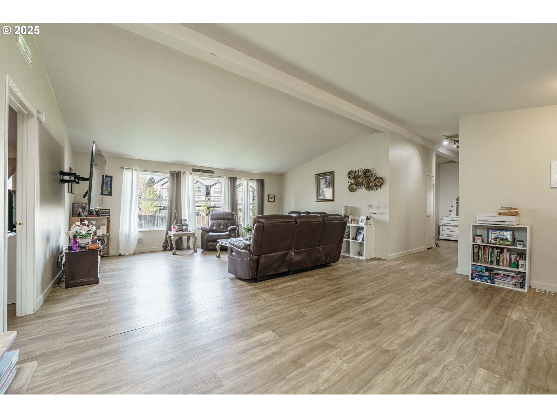 Listing images