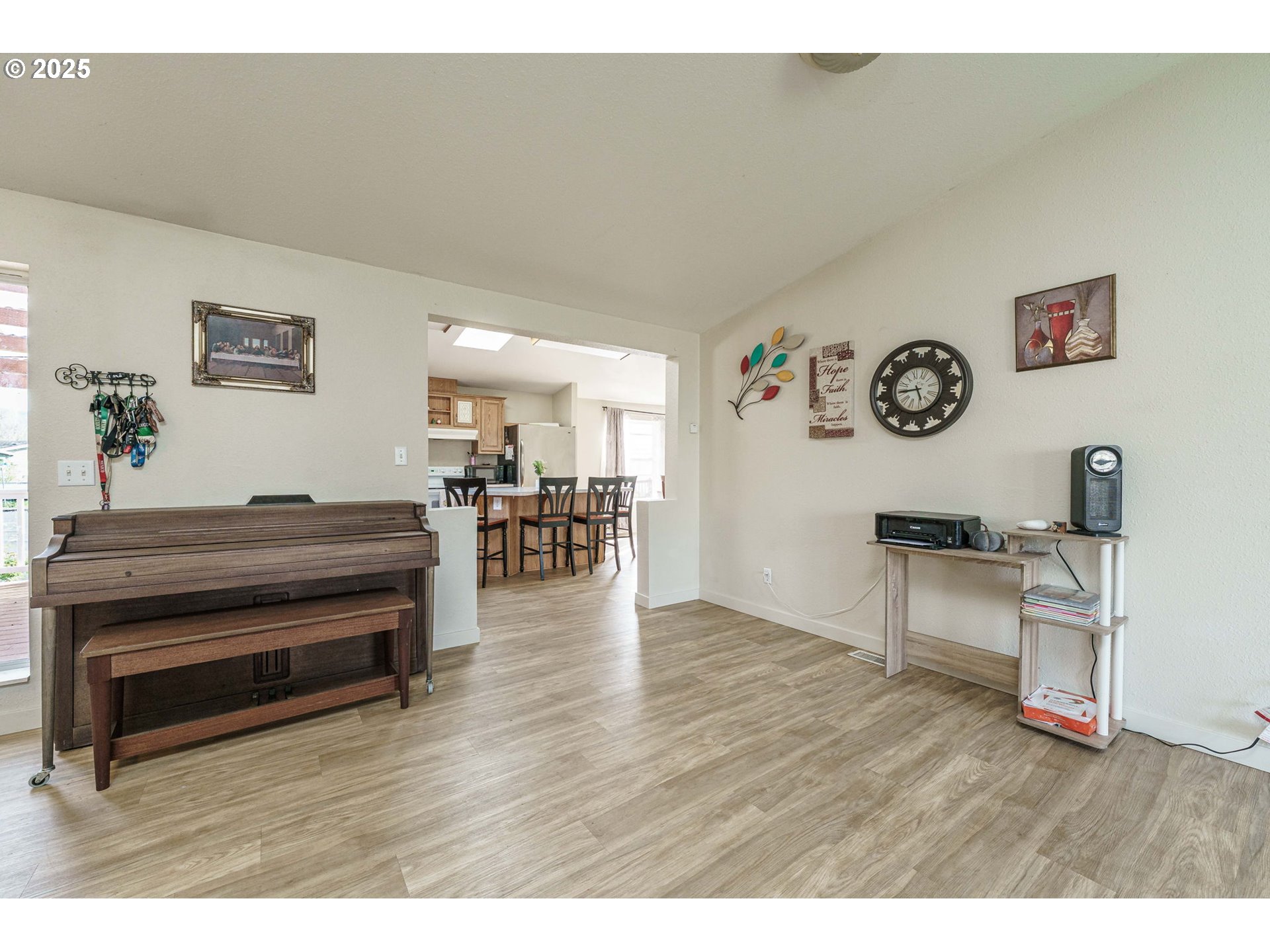 Listing images