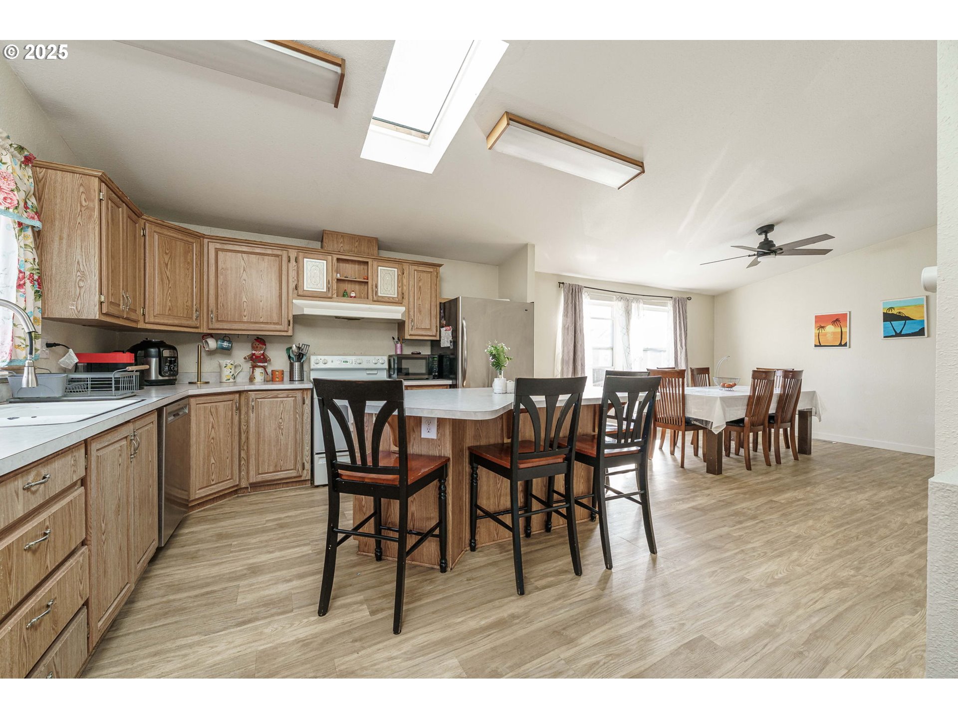 Listing images