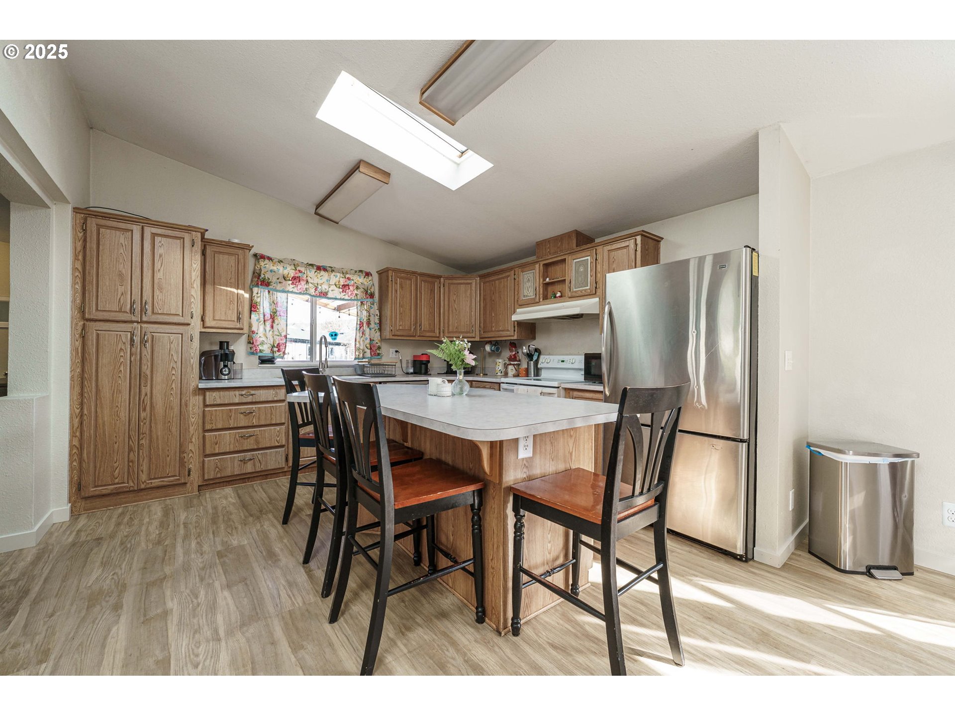 Listing images