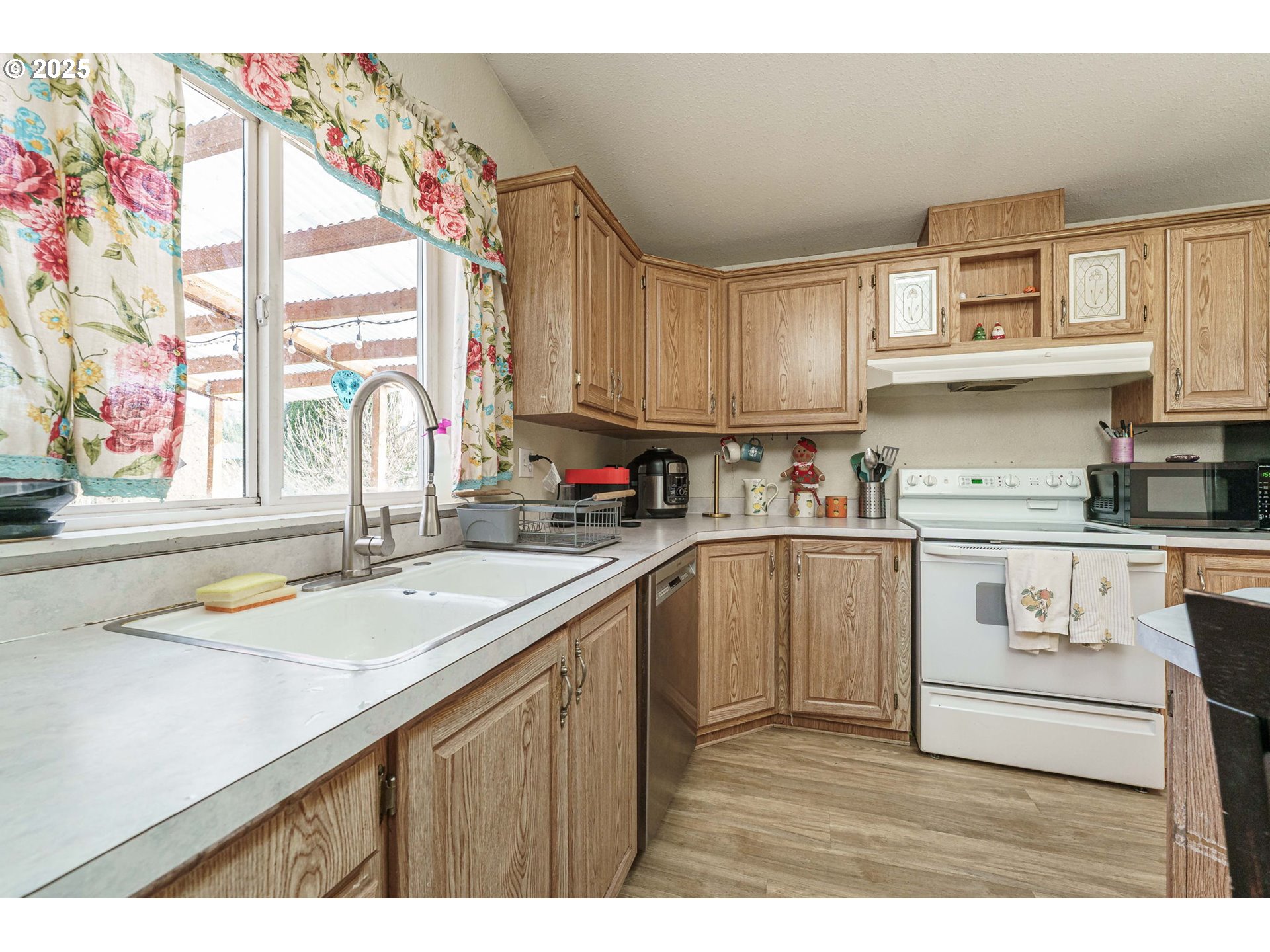 Listing images