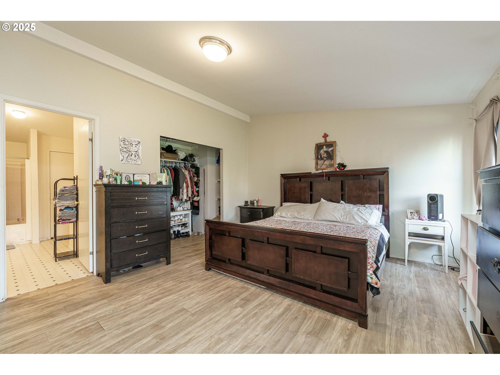 Listing images
