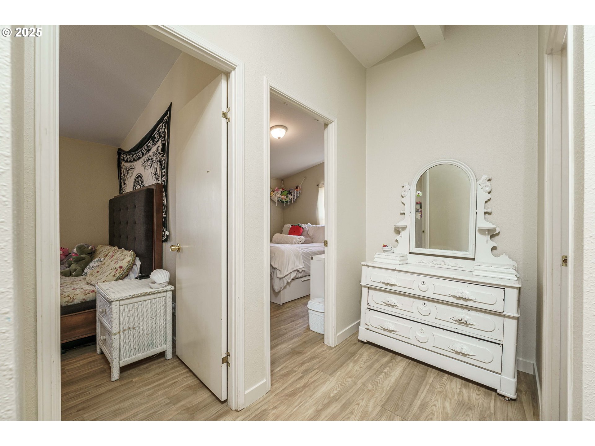 Listing images