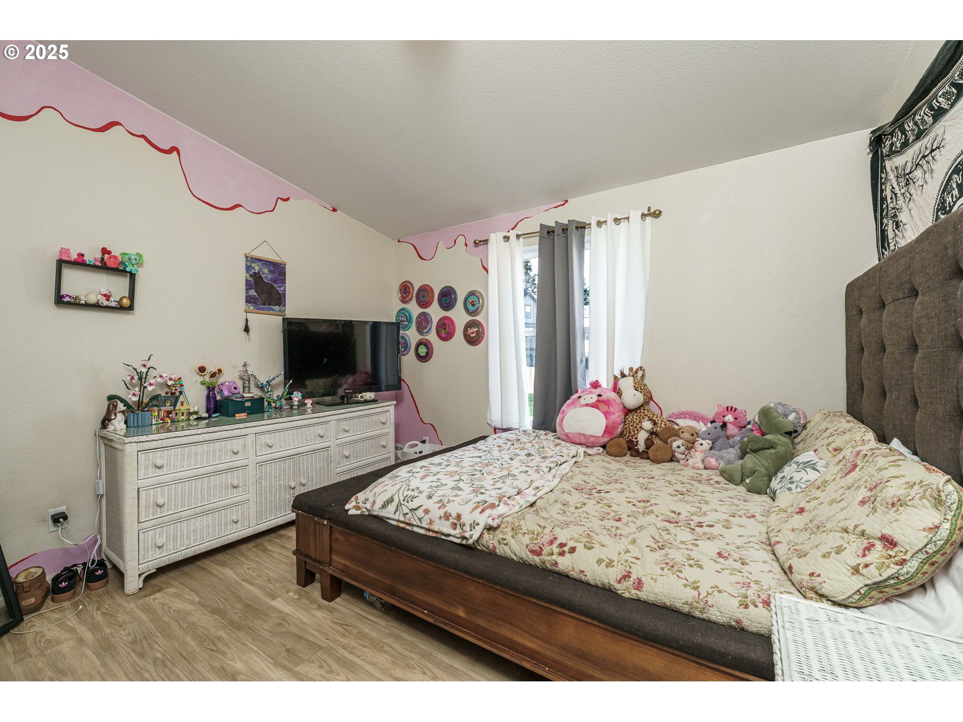 Listing images