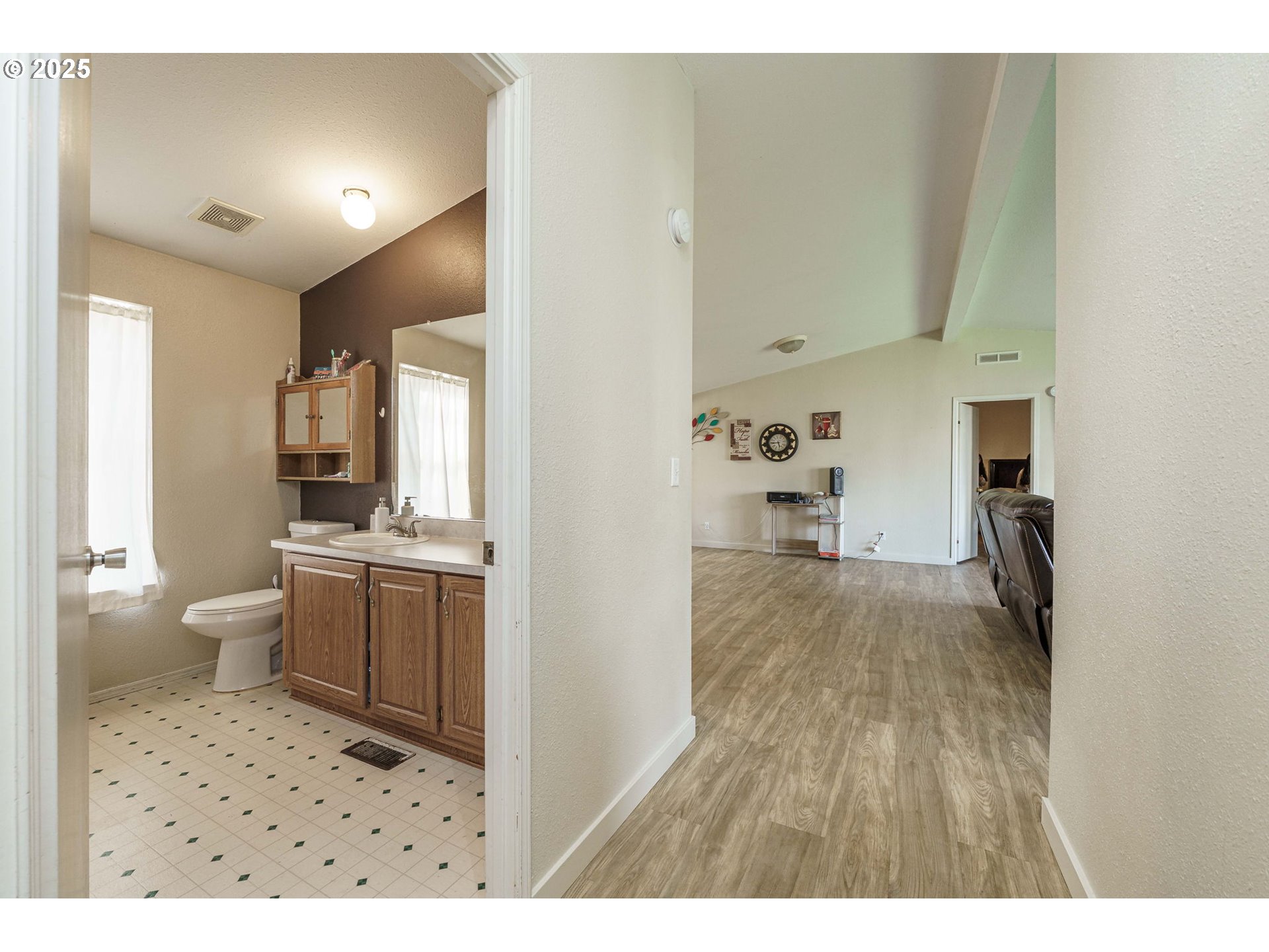 Listing images