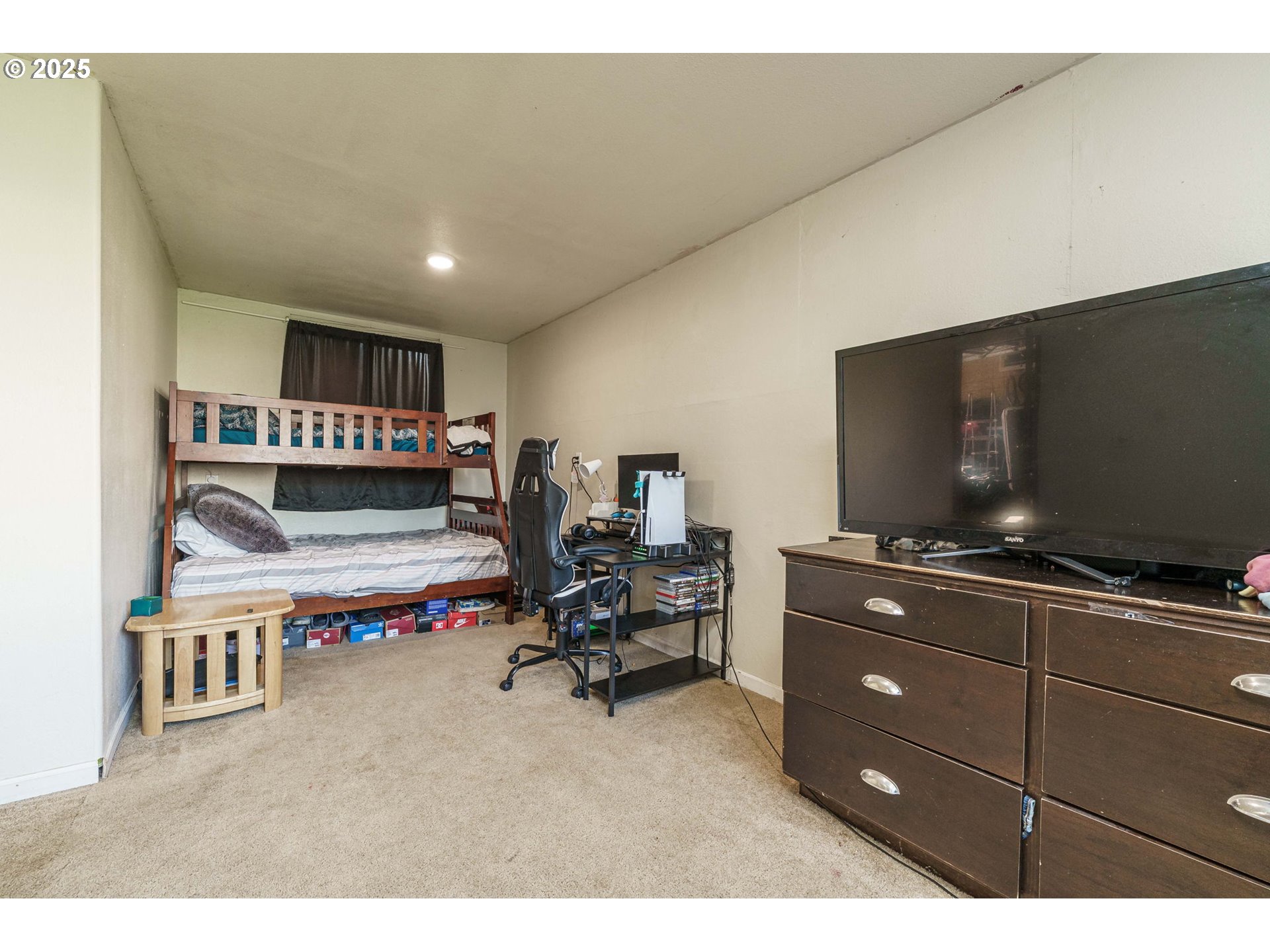 Listing images