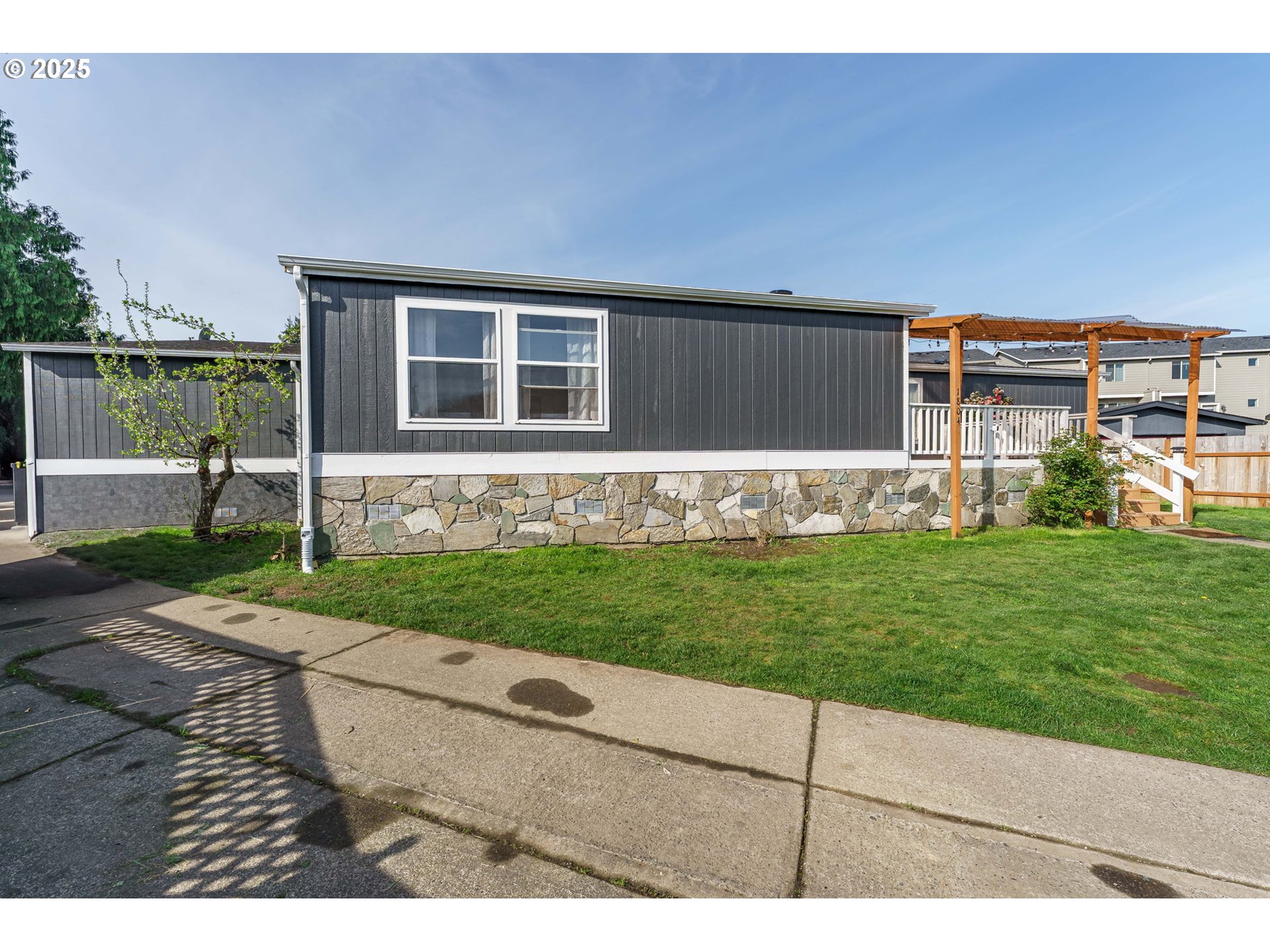 Listing images