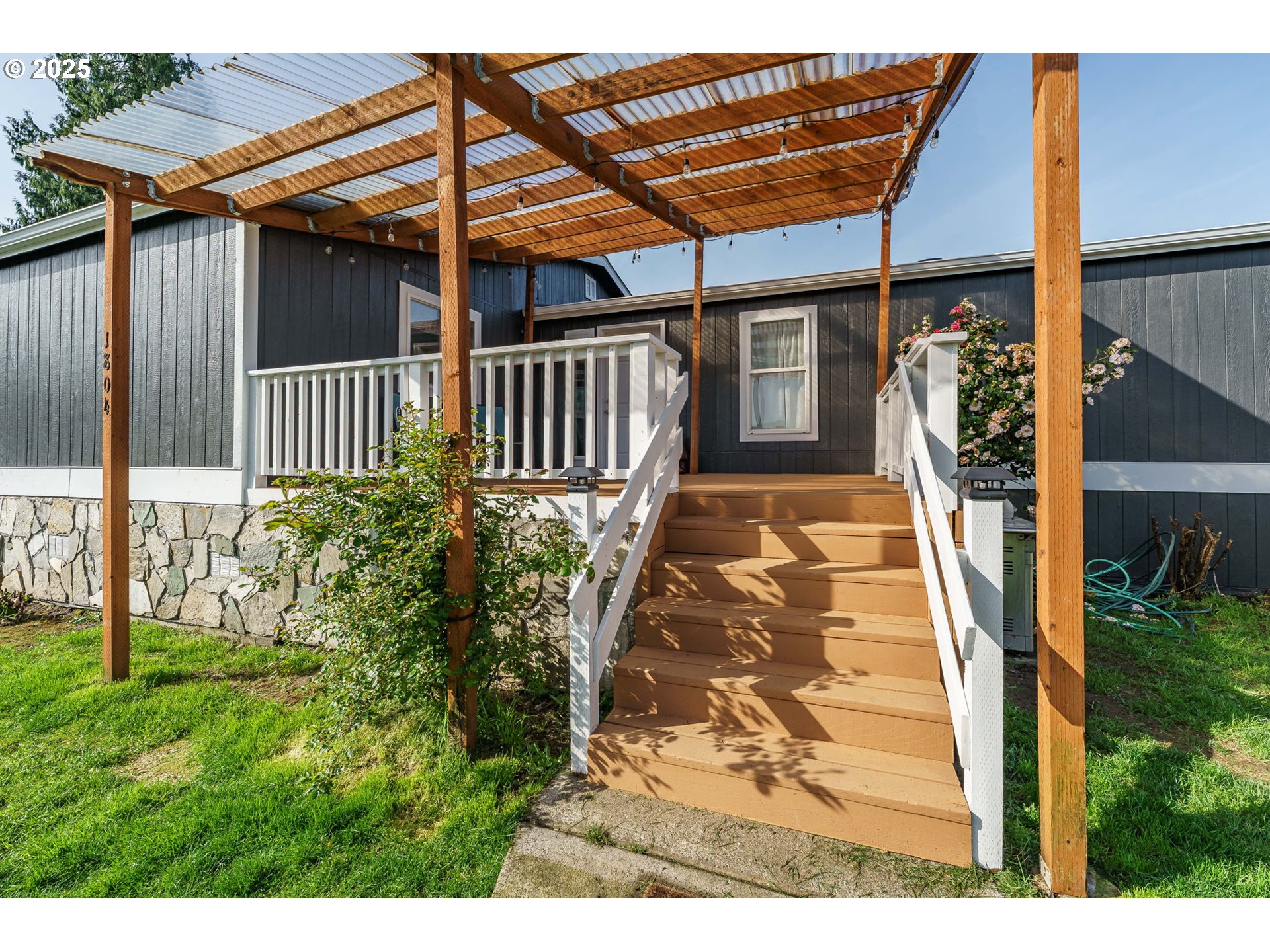 Listing images