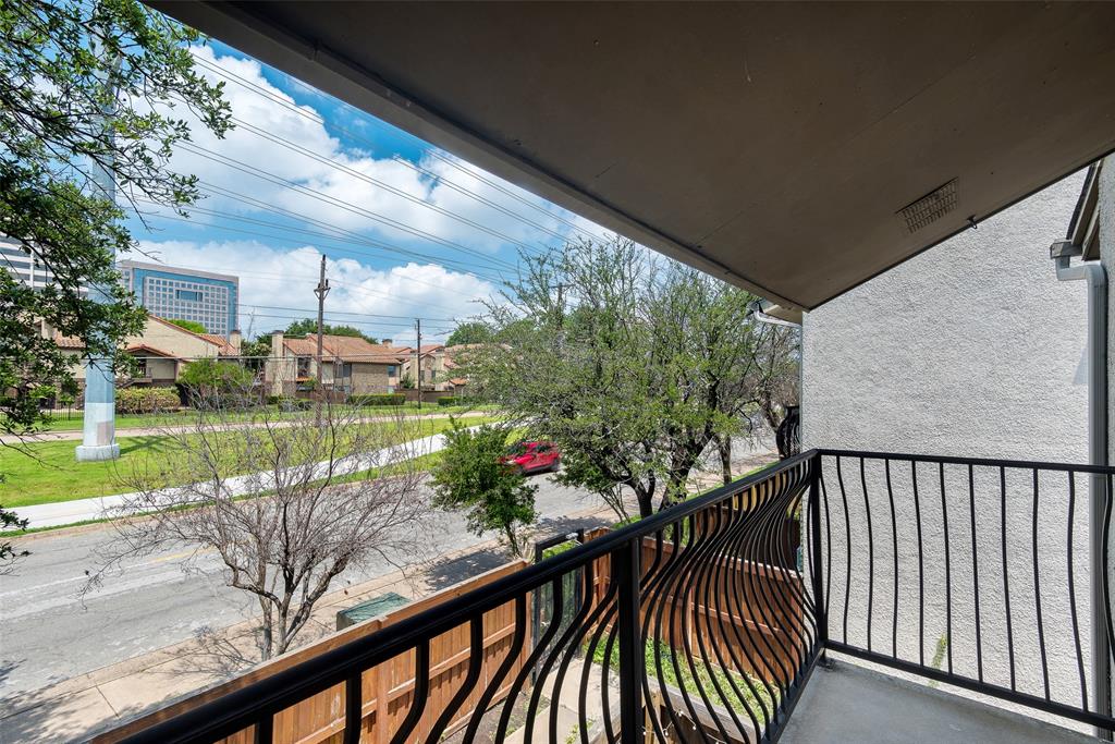 Listing images