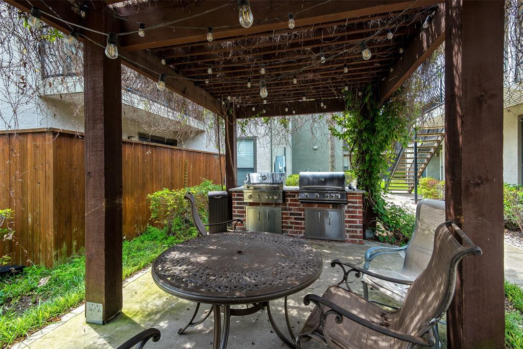 Listing images