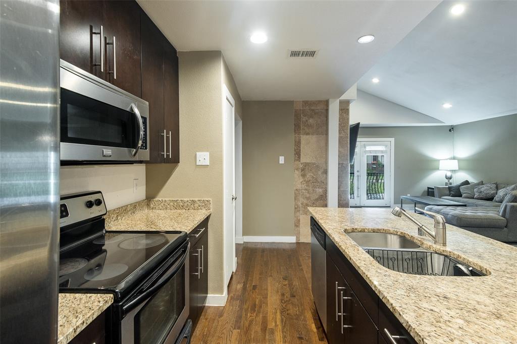 Listing images