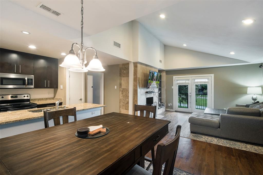 Listing images